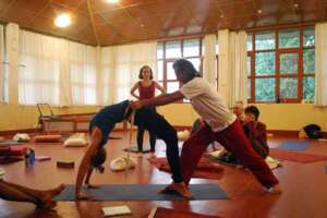 hiyogacentre iyengar yoga india yoga retreats